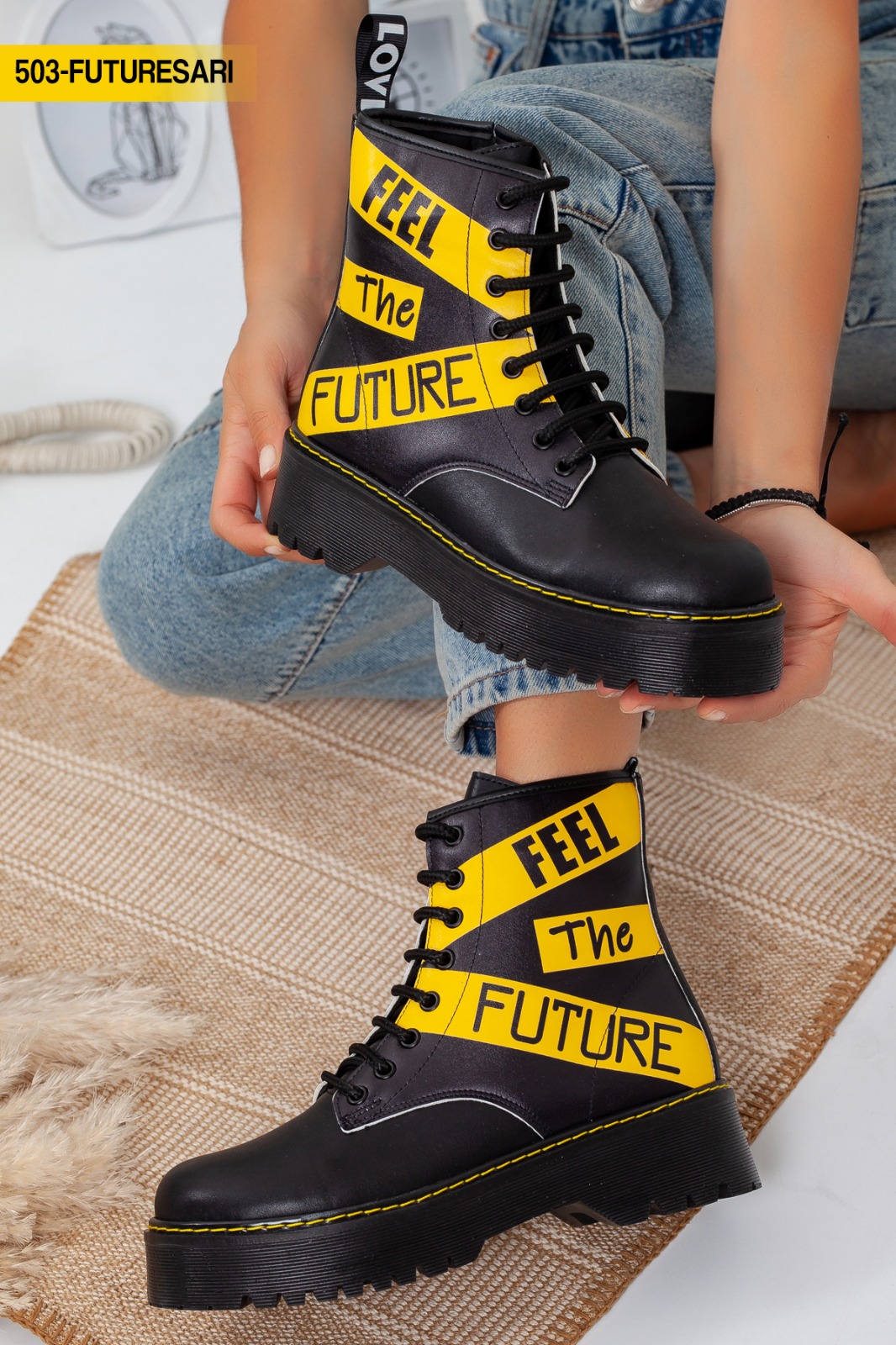 Black Feel Future Yellow Written High Base Anklet