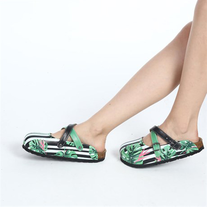 Leaf Themed Special Design Sabo Slippers