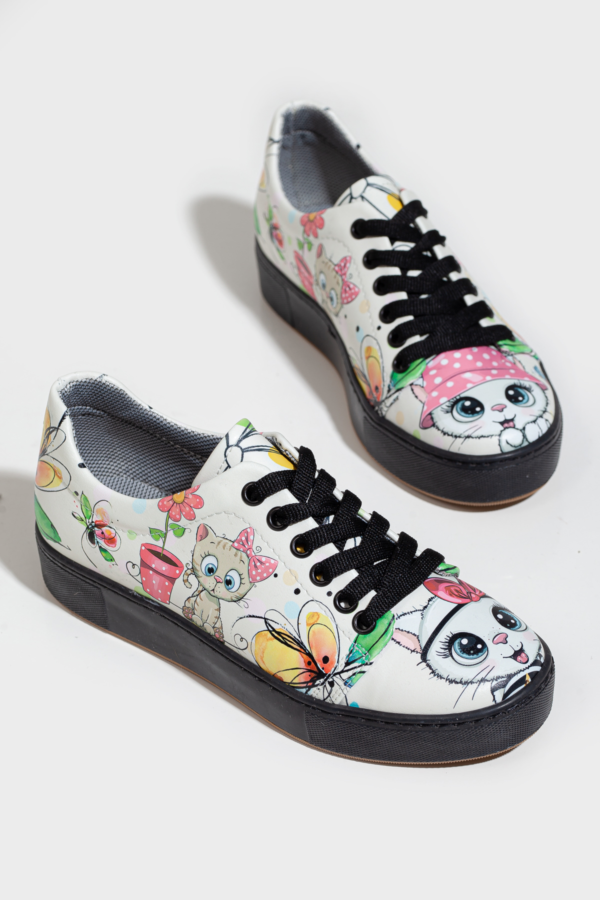 CAT DESIGN SNEAKERS WITH PINK HAT