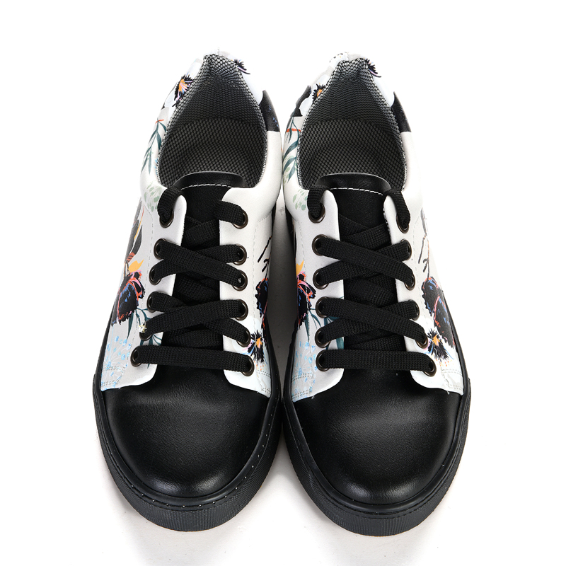 Women's sneakers with black sole floral design