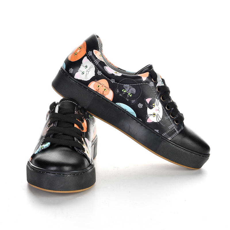 Black cat print women's sneakers